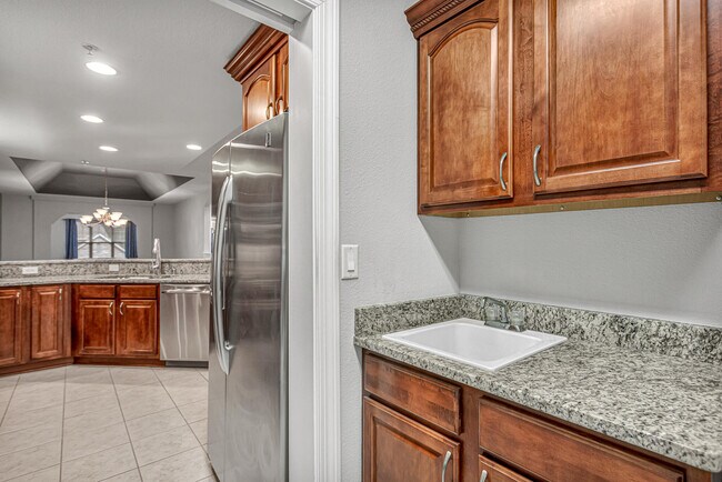 Building Photo - 4666 Sagewood Cir