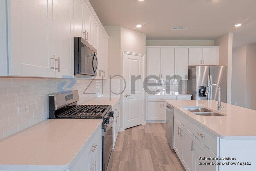 Building Photo - 3907 Edmondson Dr