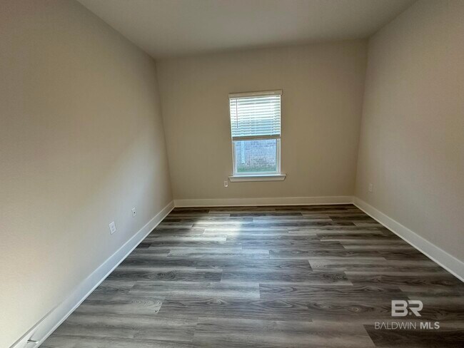 Building Photo - 219 Hudson Lp