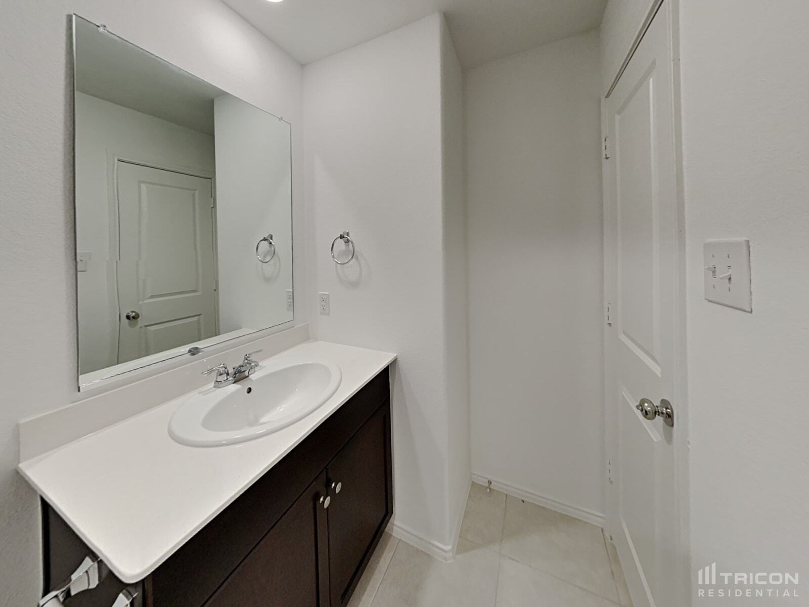 Building Photo - 812 Odlozil Ln