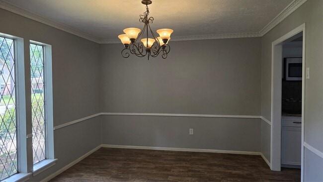 Building Photo - 3303 Candleway Dr