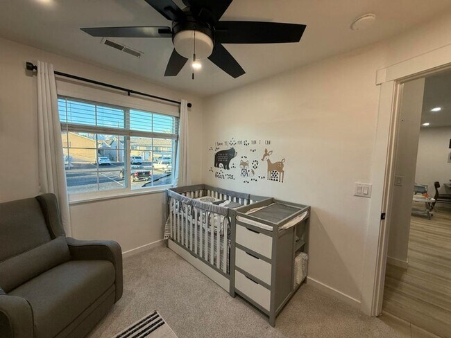 Building Photo - Gorgeous Remodeled 3 Bedroom Home in St. George!