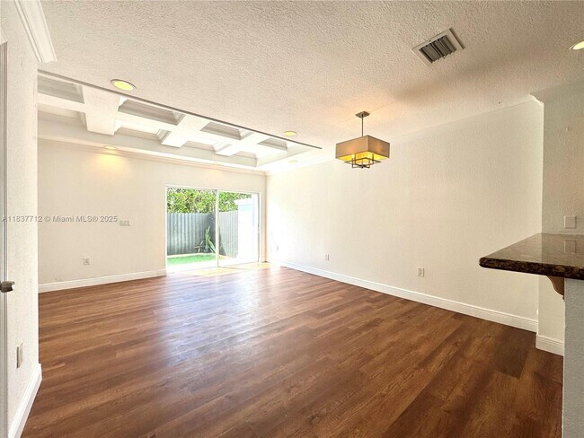 Building Photo - 11667 NE 18th Dr