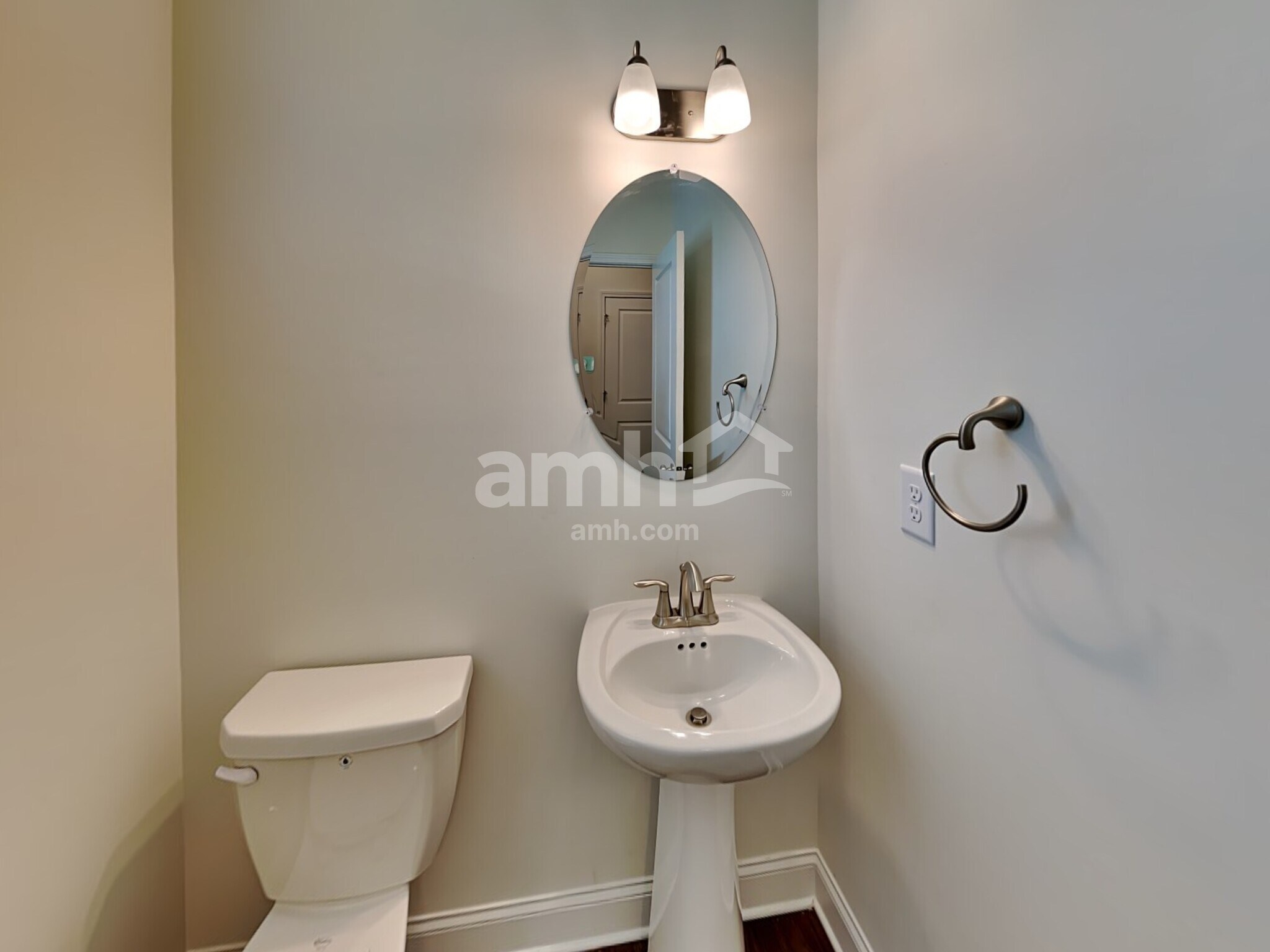 Building Photo - 5085 Hudson Vly Dr