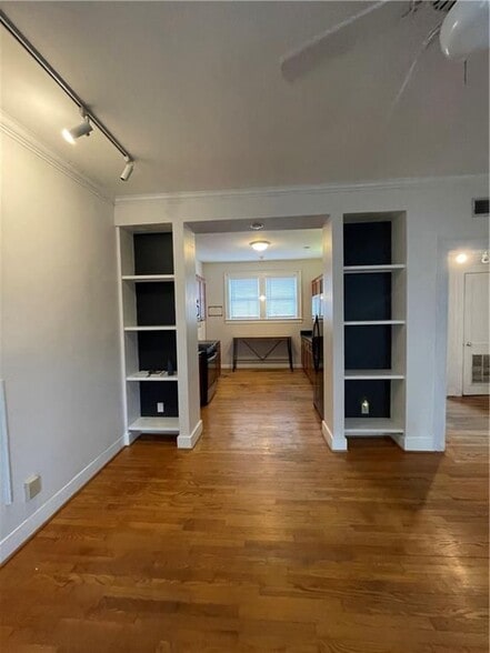 Building Photo - 1015 Piedmont Ave NE