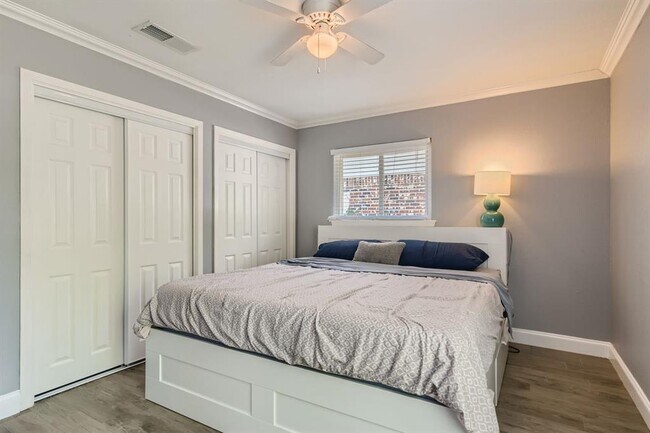 Building Photo - 9639 Newfoundland Cir