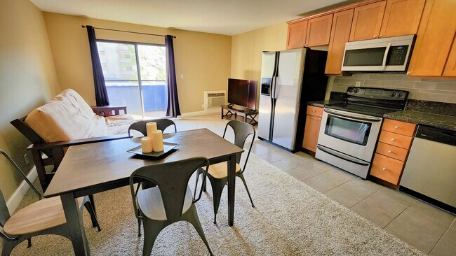 Building Photo - 10982 Roebling Ave