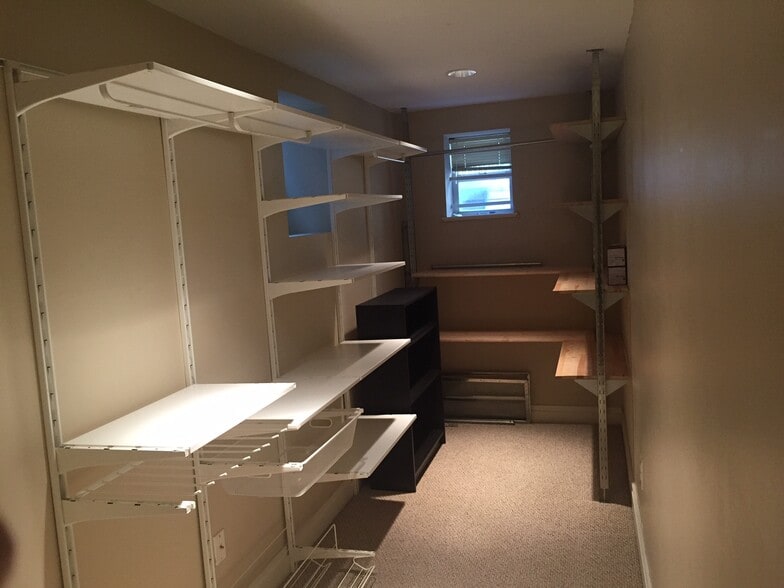 Empty bonus room - 1822 New Hampshire Ave NW
