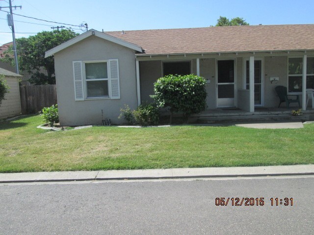 Primary Photo - Escalon cute 2 bedroom duplex w/garage