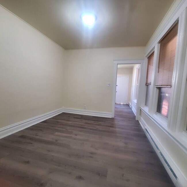 Building Photo - 37 S 13th St