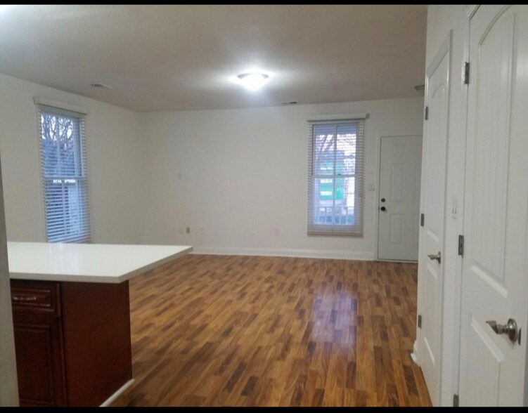 Building Photo - 259 Chautauqua Ave