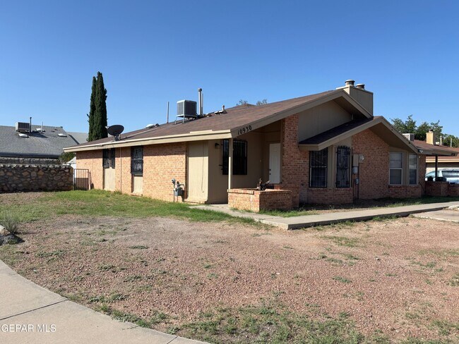 Building Photo - 10930 Delafield Dr