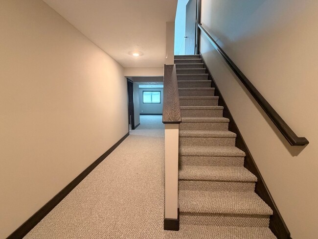 Building Photo - Spacious 4 Bedroom, 2.5 Bath in Caledonia!