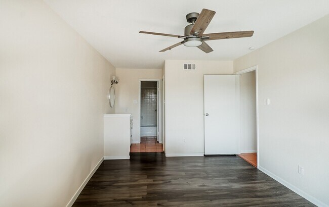 Building Photo - 18511 Egret Bay Blvd