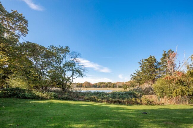 Building Photo - 69 Fresh Pond Rd