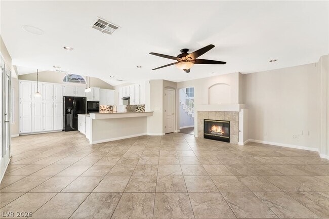 Building Photo - 1733 Tesara Vista Pl