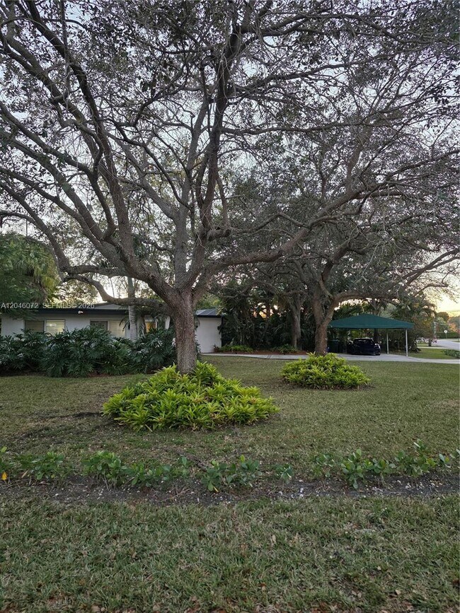 Building Photo - 9860 SW 140th St