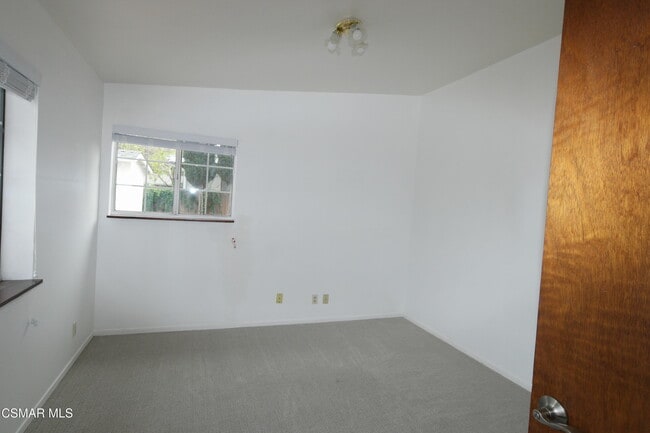 Building Photo - 611 Calle Pensamiento