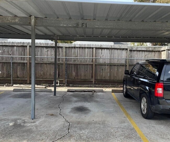 Building Photo - 9707 Richmond Ave.