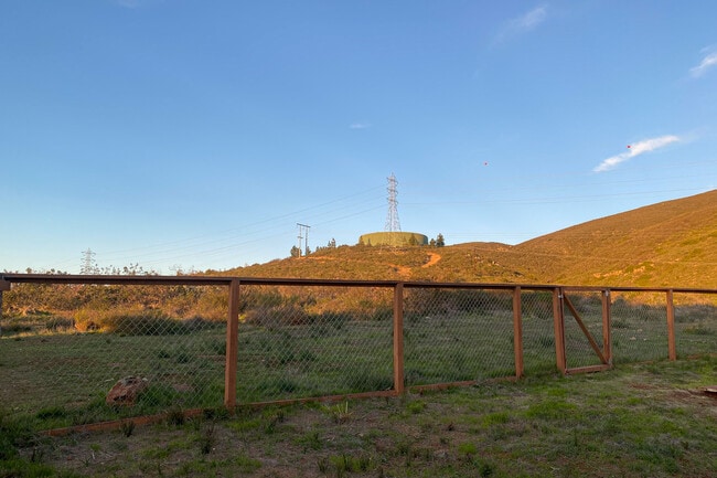 Building Photo - 9244 Calle De Vista Oeste