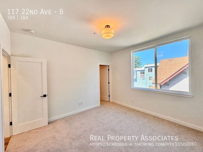 Building Photo - 117 22nd Ave