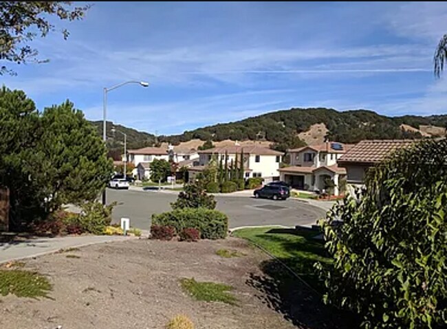 Building Photo - 1012 Trailside Dr