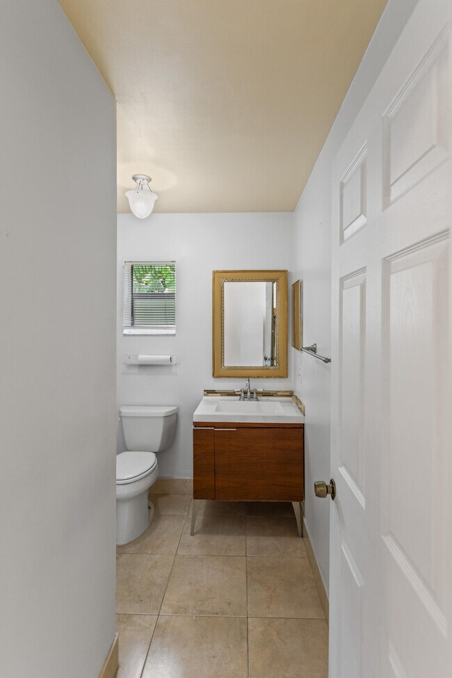 Building Photo - 13945 Langley Pl