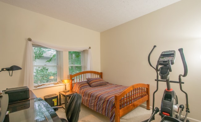 Building Photo - 4 Bedroom 3 Bathroom Home Furnished home