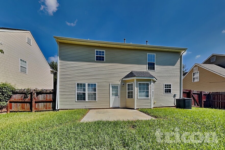 Building Photo - 2120 Ballingarry Dr