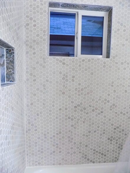 Building Photo - 434 N Pine Ave