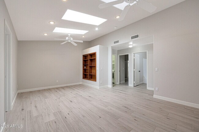 Building Photo - 14215 N 56th Pl