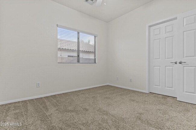 Building Photo - 8512 S 56th Ln
