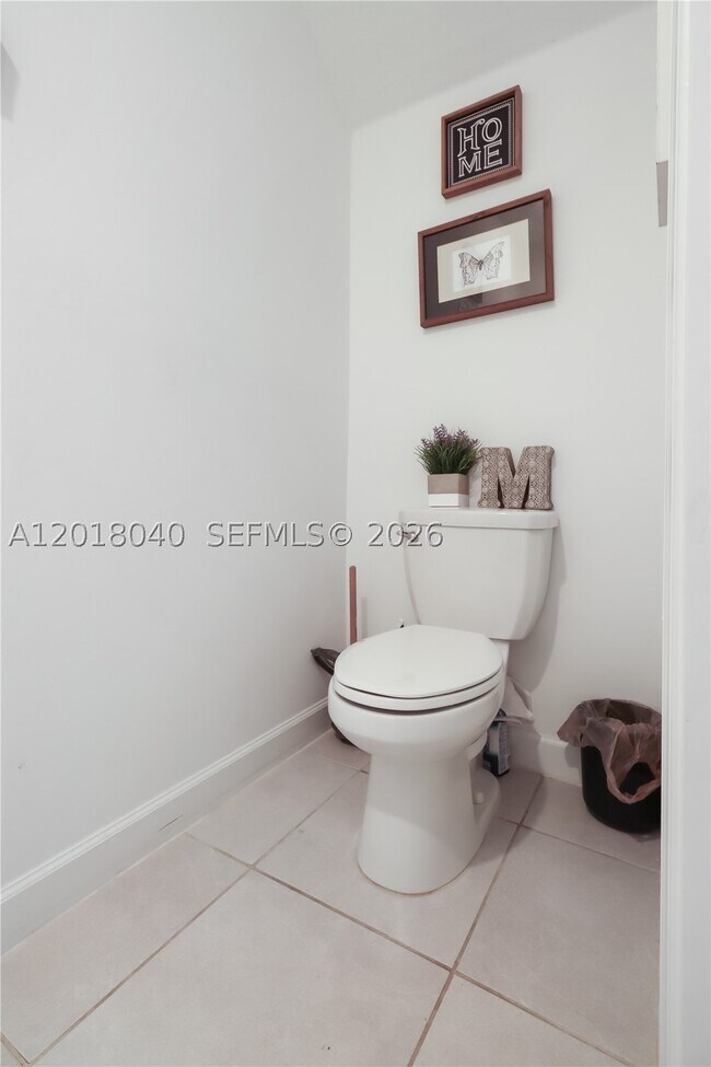 Building Photo - 2014 Sugar Maple Dr