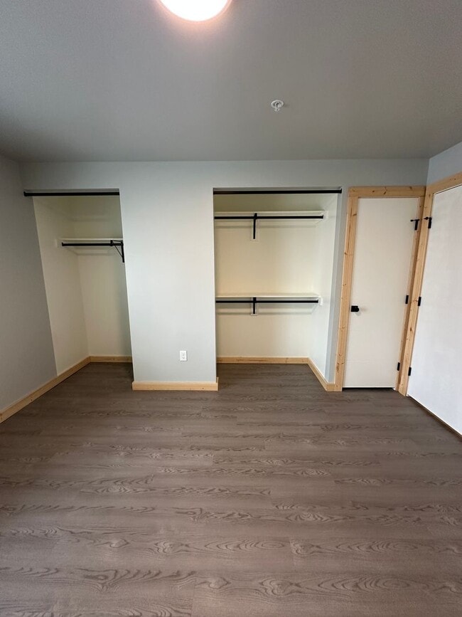 Building Photo - 2 Bed, 1 Bath at Teton River Flats! $200 OFF FIRST MONTH'S RENT!!!