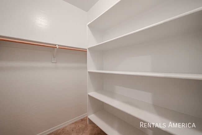 Building Photo - 3173 E Canyon Way