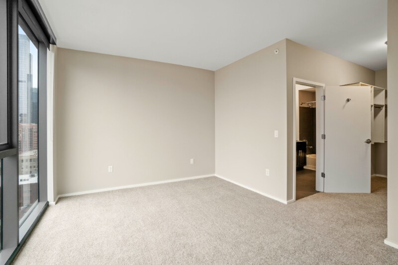 Building Photo - 120 N Desplaines St