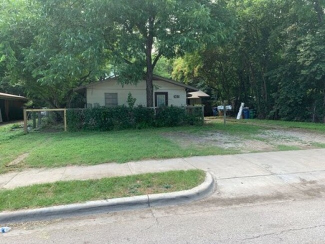 Primary Photo - 4708 Red River St