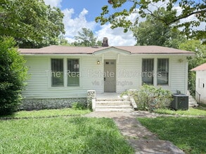 Building Photo - 404 N Seminole Dr