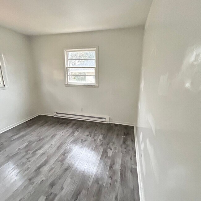 Building Photo - 1265 Springdale Rd