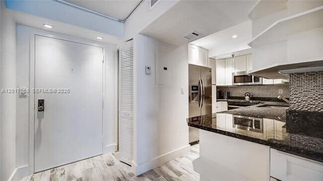Building Photo - 2401 Collins Ave