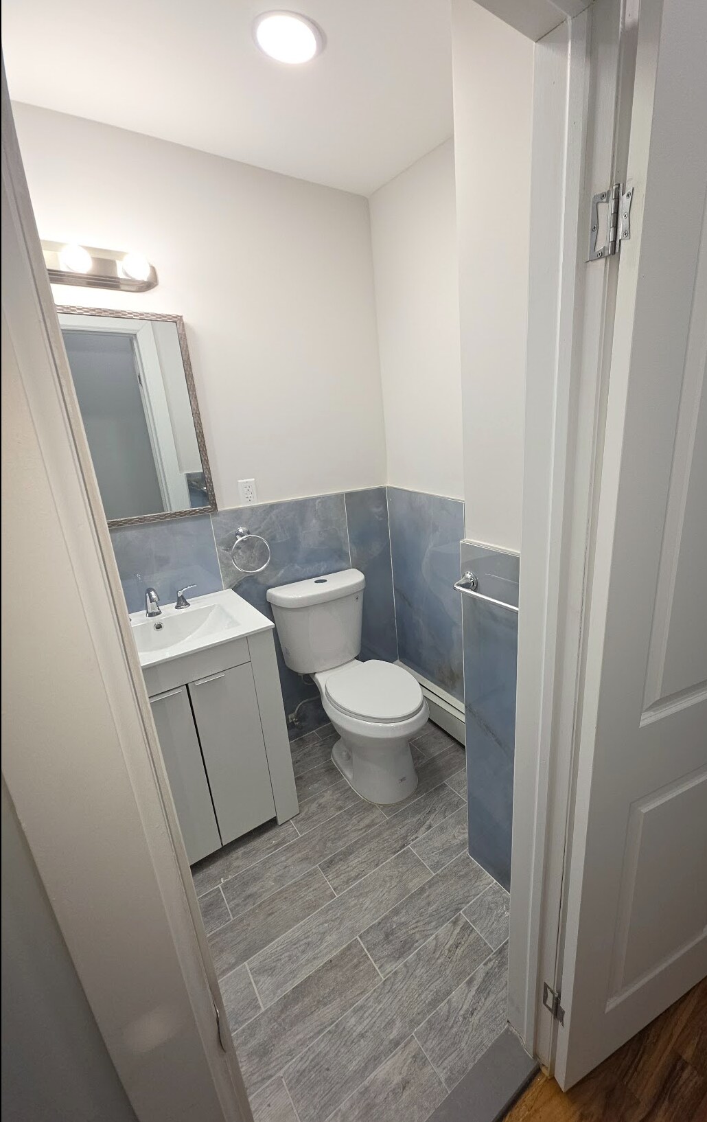 Building Photo - 1611 Research Ave