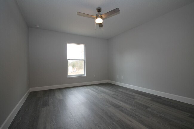 Building Photo - GORGEOUS 3 Bedroom, 2 Bathroom Home in Dun...