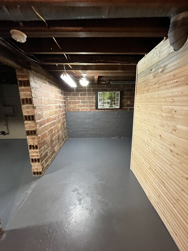 Building Photo - 1117 E Glen Ave