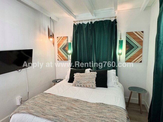 Building Photo - Cozy & Furnished 2 Bed 1 bath Home!