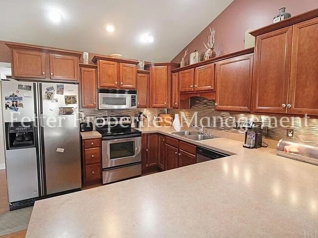 Building Photo - Summer Special! Half Off First Month's Rent!