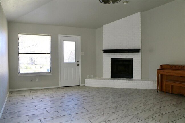 Building Photo - 408 Sage Boot Dr