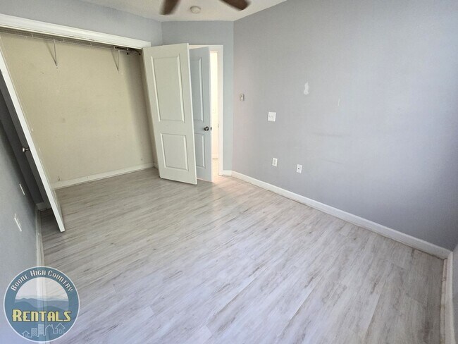 Building Photo - 194 Azor Ct