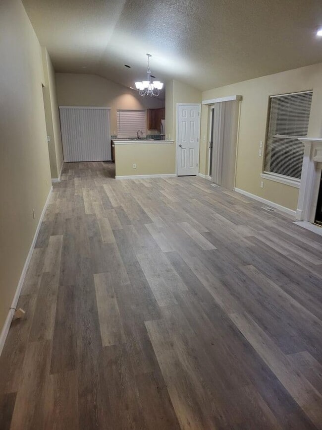 Building Photo - Quiet Area.1%-