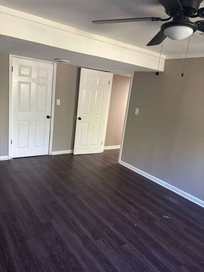 Building Photo - 2961 King Alfred Dr