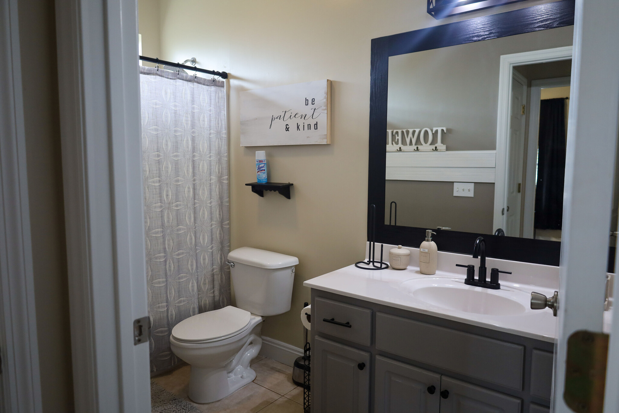 Guest bathroom - 2613 Altha Ave